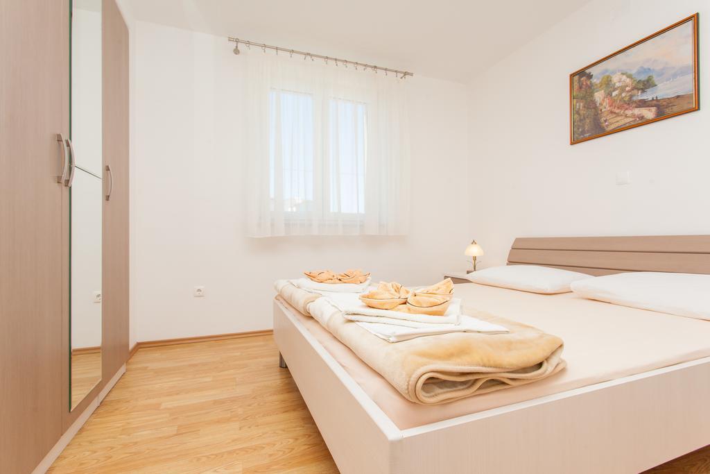 Apartments Mia Baška Buitenkant foto