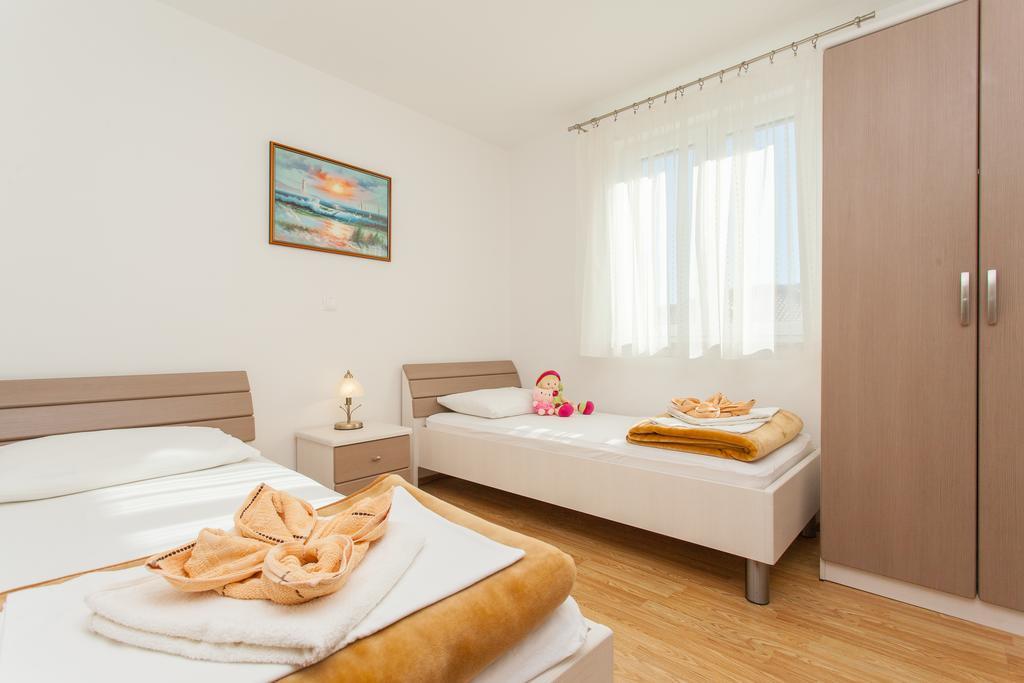 Apartments Mia Baška Buitenkant foto